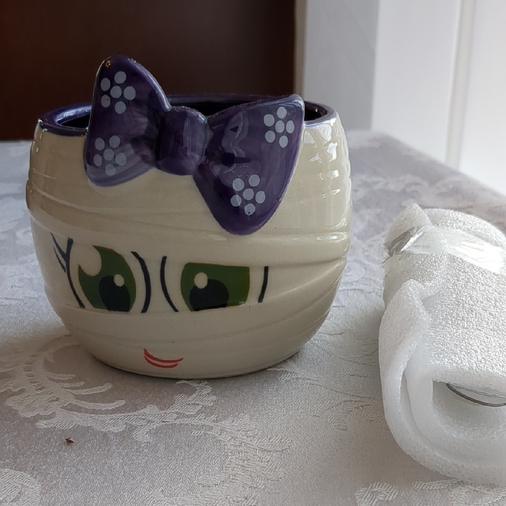 Temp-Tations Cream and Purple Mummy Bowl